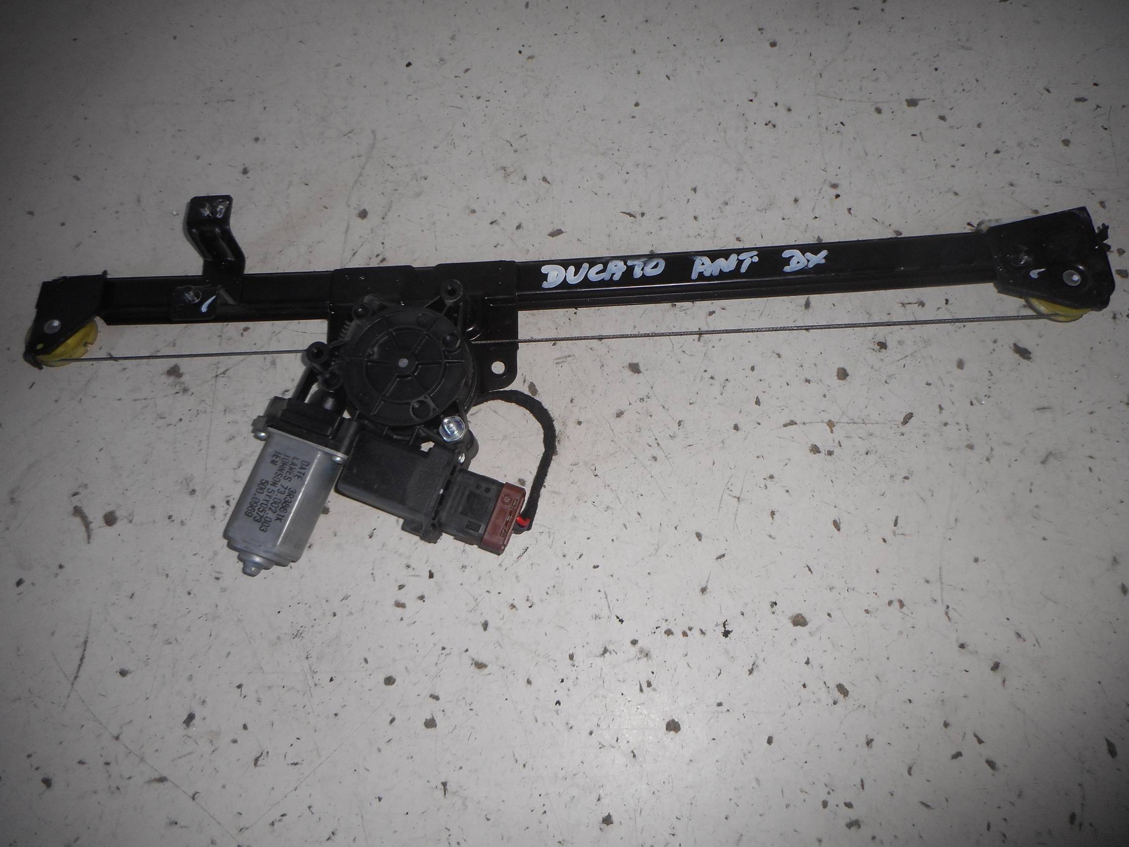 Alzacristallo elettr. porta ant. dx.